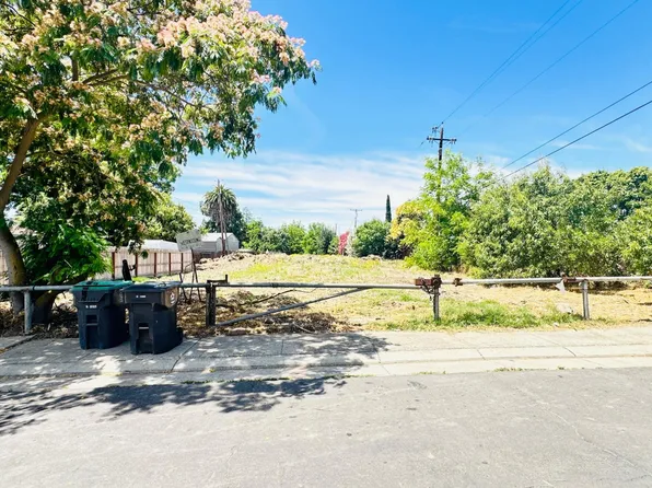 3559 Mission Rd, Stockton, CA 95204