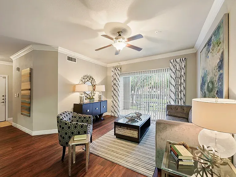 River Pointe Apartments — Photo 31