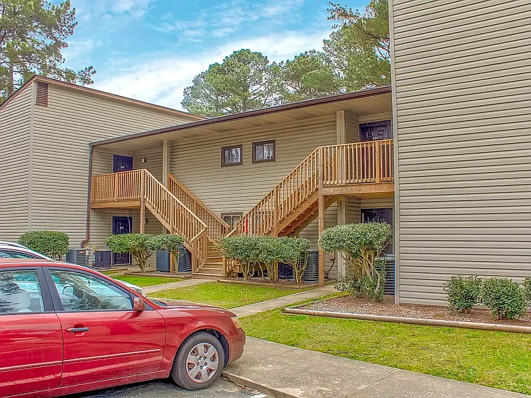 Meadow Pointe Apartments — Photo 15