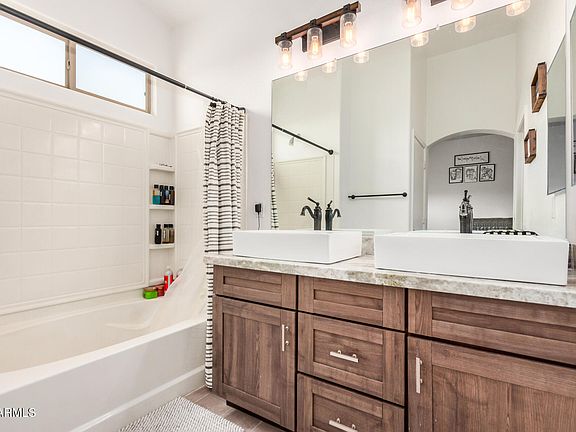 4th image of 1777 E CHAPARRAL Drive
