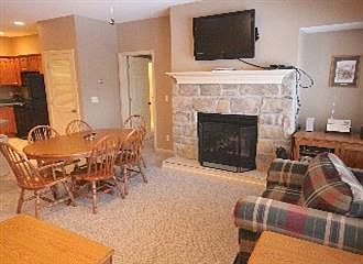 5th image of 8017 Canterbury Dr #8017