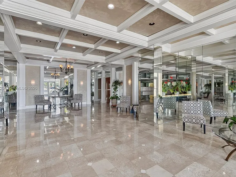 1410 S Ocean Dr #402 — Photo 2
