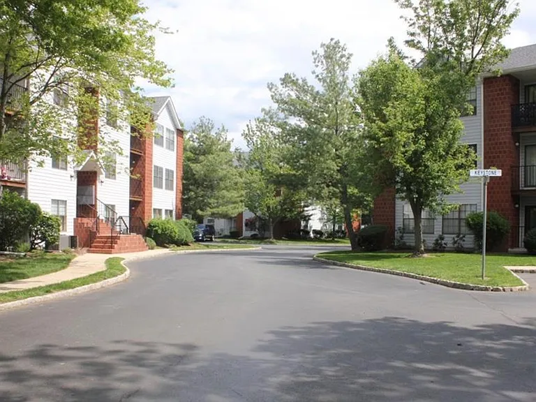22 Malvern Way — Photo 13