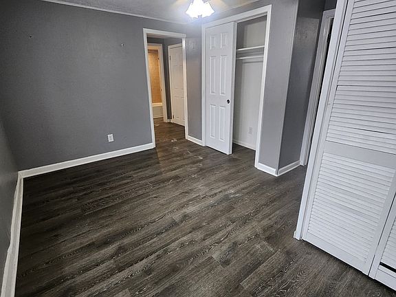 4th image of 2515 E 72nd St