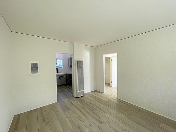 4th image of 1155-1161 E Main St #1161D