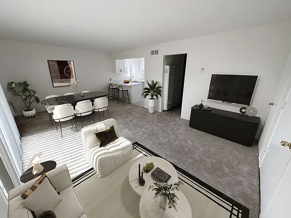 3rd image of 10243 Beardon Dr APT 4