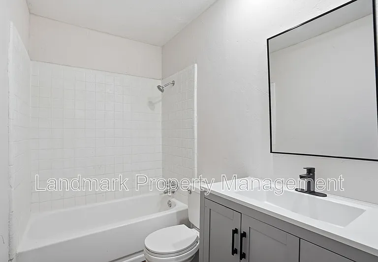2711 Treeview Dr — Photo 23