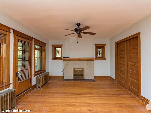 3rd image of 1313 W Cornelia Ave #225