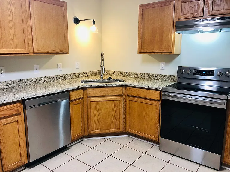 363 E Jefferson St — Photo 19