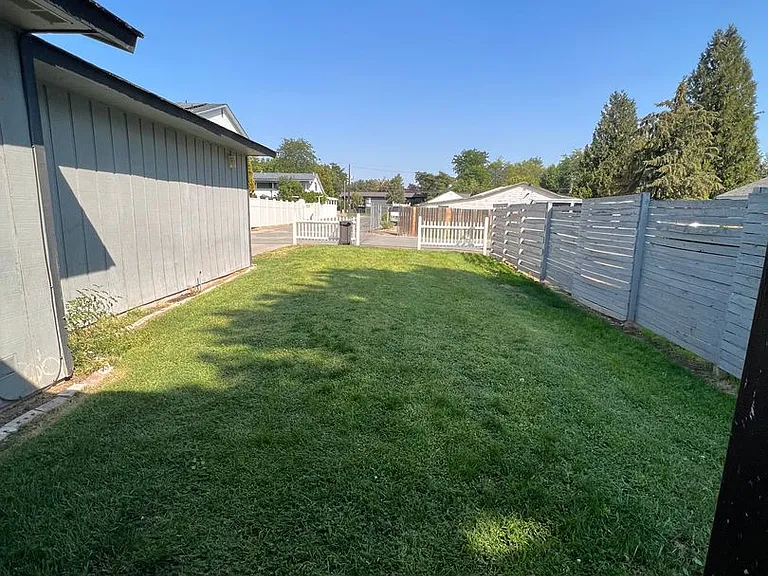 4802 Bonnie Ln — Photo 1