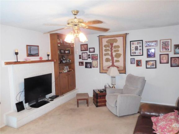 5th image of 10317 Montwood Dr