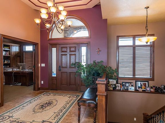 3rd image of 47197 Bakker Cir