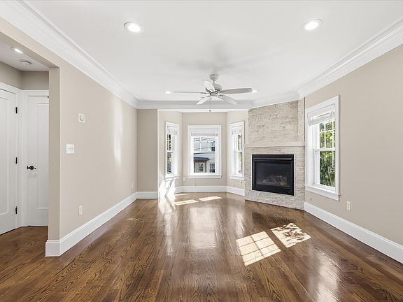 3rd image of 43 Cliftondale St #2