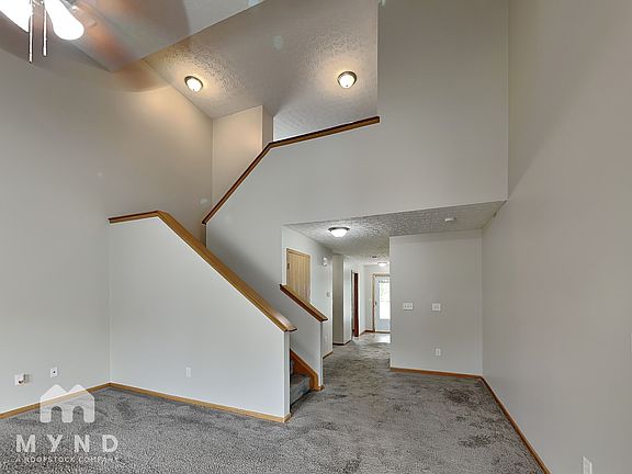 5th image of 362 Ashford Ave