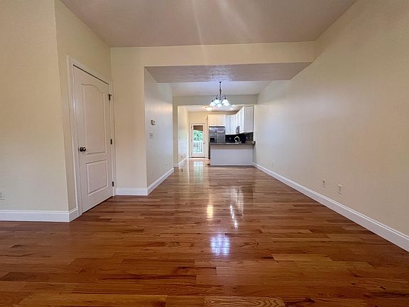 4th image of 304 Villa View Dr