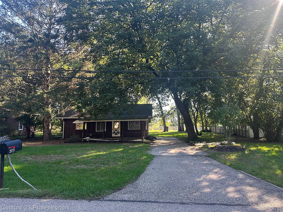 21776 Fairway Dr, photo 2