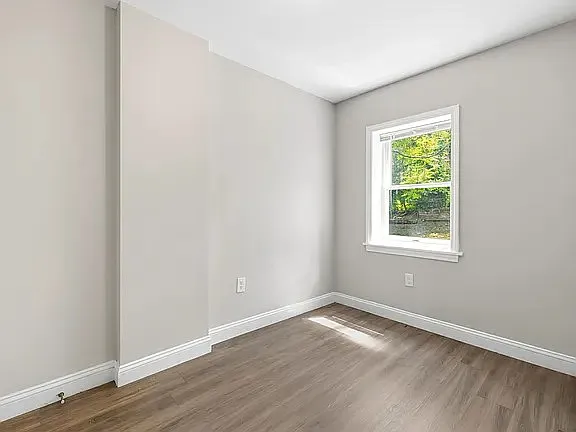 191 Everett St #2 — Photo 3