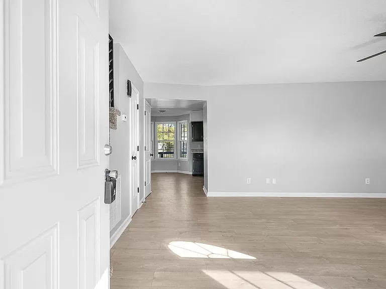 1200 Dandelion Ct — Photo 3