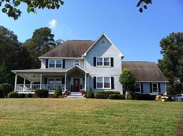 1st image of 209 Rosewood Dr NE