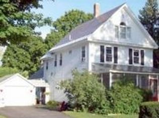 7 Park St, Proctor, VT 05765