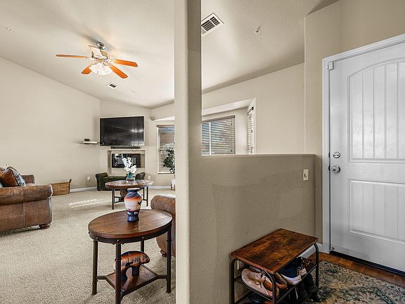 3rd image of 2606 Sapphire Ln