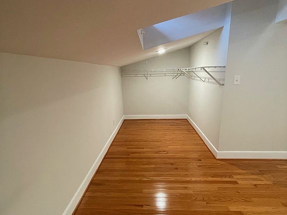 5th image of 18 W Madison St #401