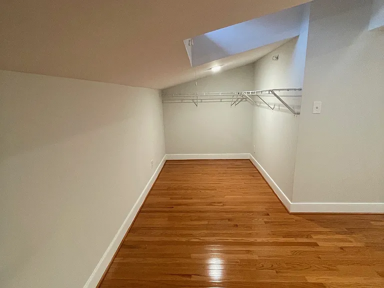 18 W Madison St #401 — Photo 5