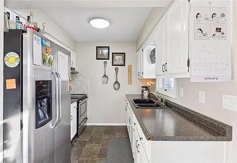 1st image of 812 Anderson St W #812