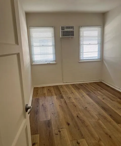 4415 1/2 Woodman Ave #4415-1/2 — Photo 6