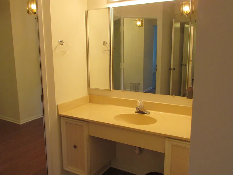 15100 Interlachen Dr #821 — Photo 13