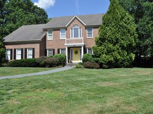 8329 Woodacre St, Alexandria, VA 22308