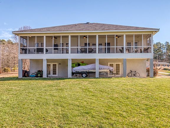 3rd image of 2887 Forest Hills Cir