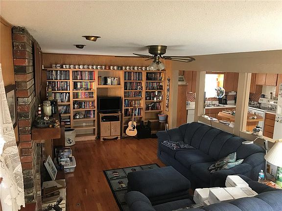4th image of 2511 N 73rd Pl
