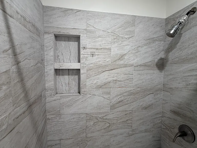 1222 Rowley Ave — Photo 8