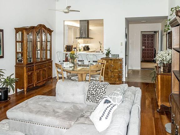 4th image of 50 Barranca Ave APT 10