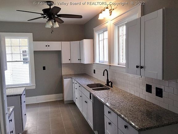 5th image of 1536 Lee St E