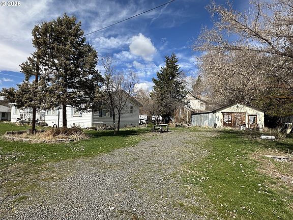 2nd image of 404 2nd St