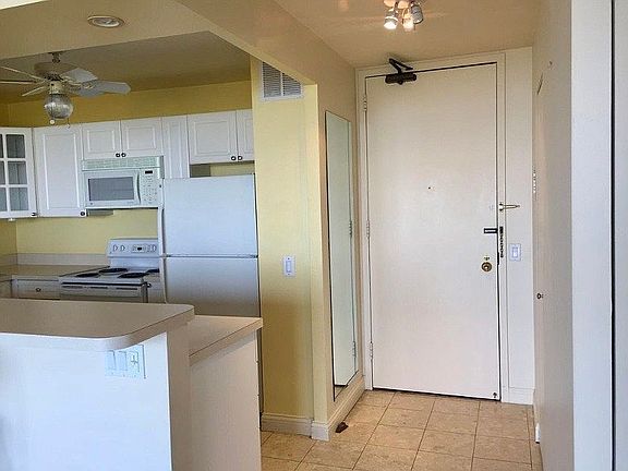 3rd image of 5445 N Sheridan Rd APT 1108
