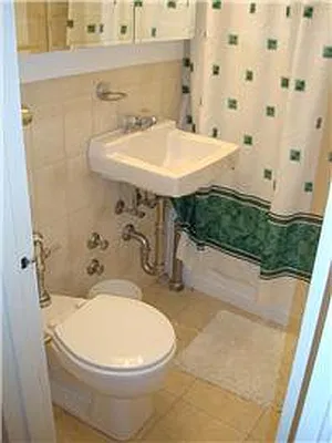 Rented by J. One Corporation | media 4