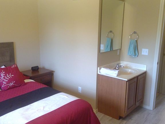 5th image of 1001 Golf Dr