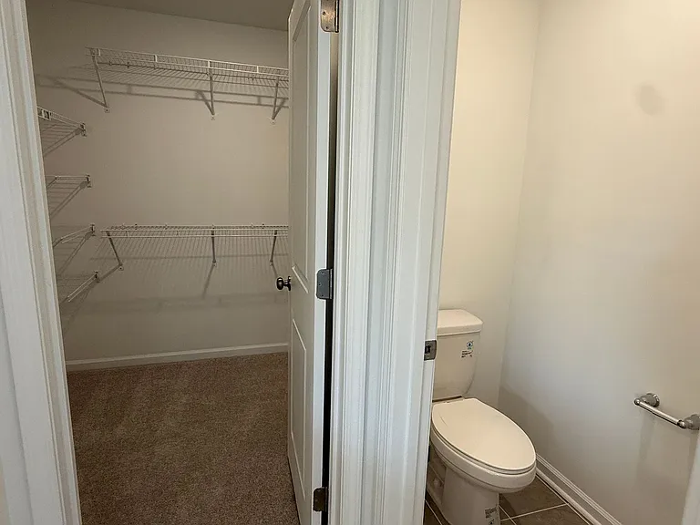 404 Silver Birch Ct — Photo 13
