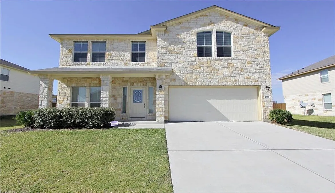 4 bed, 3.0 bath, 2450 sqft, $1,850 — Photo 1