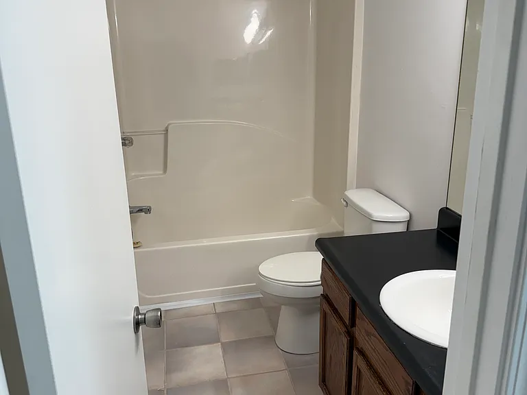 706 N Hamilton St — Photo 3