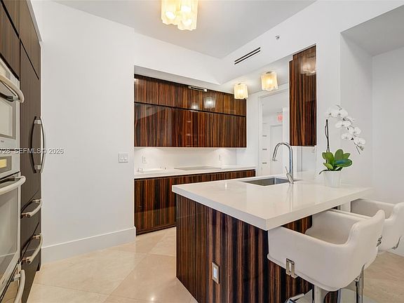 5th image of 50 S Pointe Dr APT 903