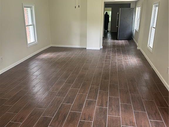 2nd image of 3548 Wood Ave