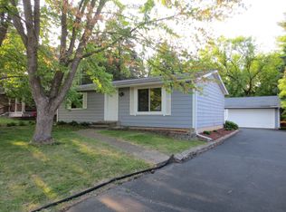122 Liverpool Dr SE, Poplar Grove, IL 61065