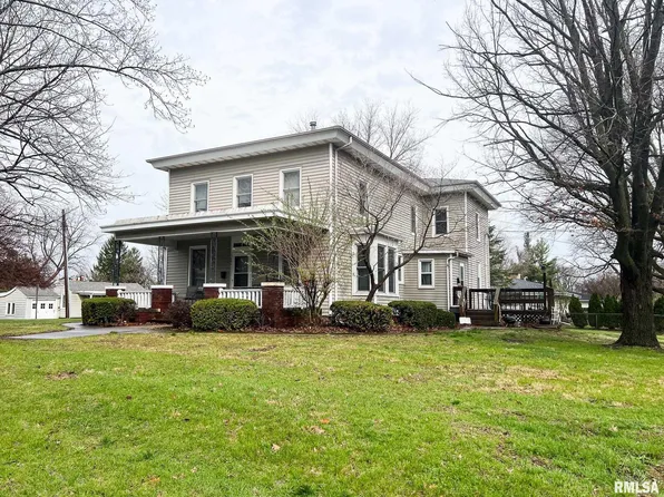 107 W Hill St, Eureka, IL 61530