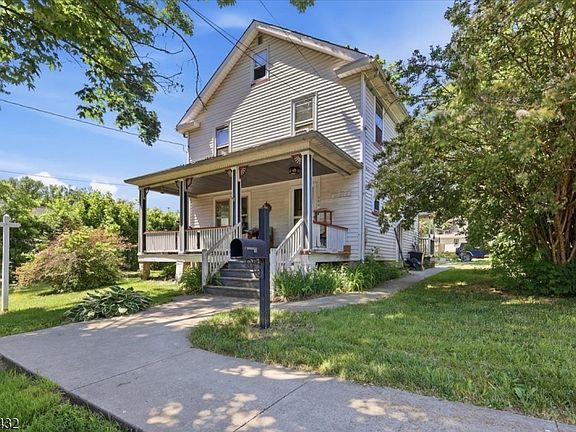 3rd image of 205 5Th St