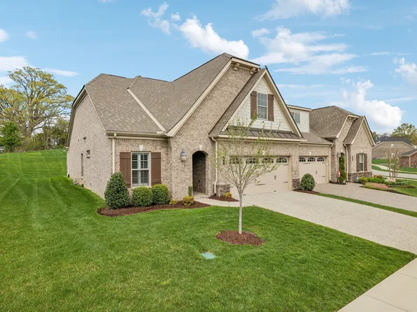 1064 Callaway Dr, Lebanon, TN 37087