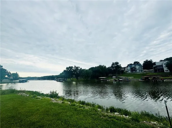 424 Lake Viking Ter, Gallatin, MO 64640